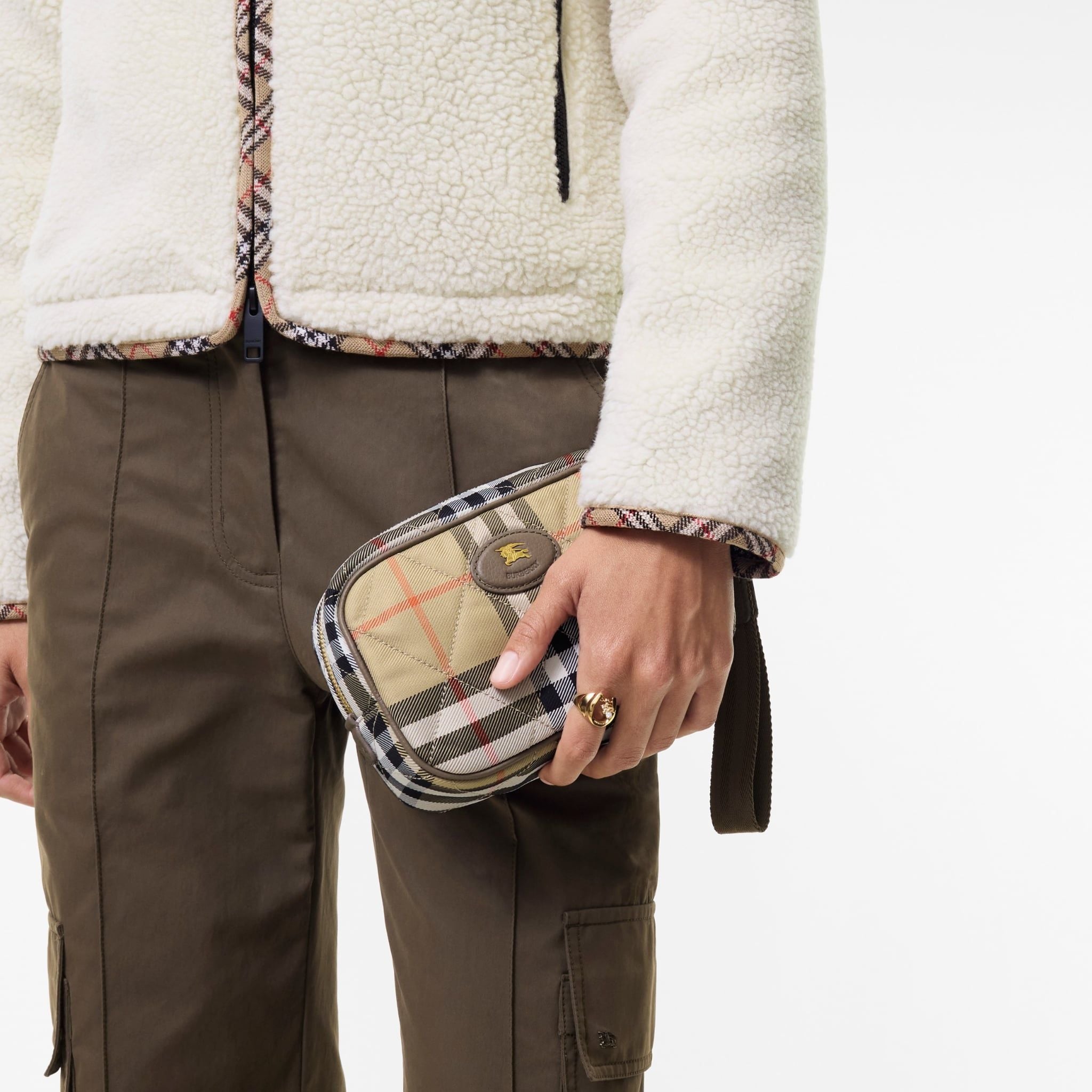  Túi Nữ Burberry Horseshoe Pouch 'Beige' 