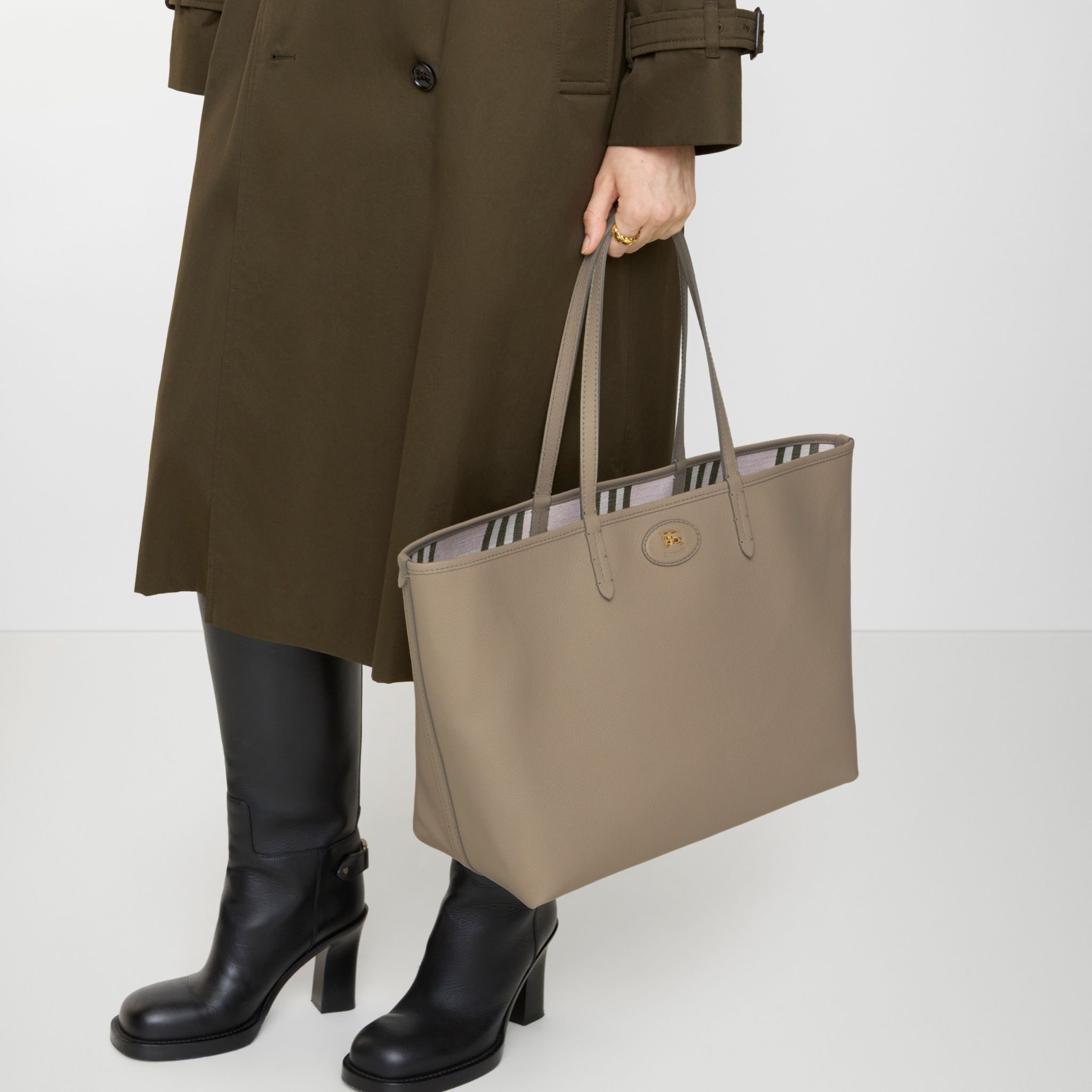  Túi Nữ Burberry Medium Reversible Bloomsbury Tote 'Beige' 