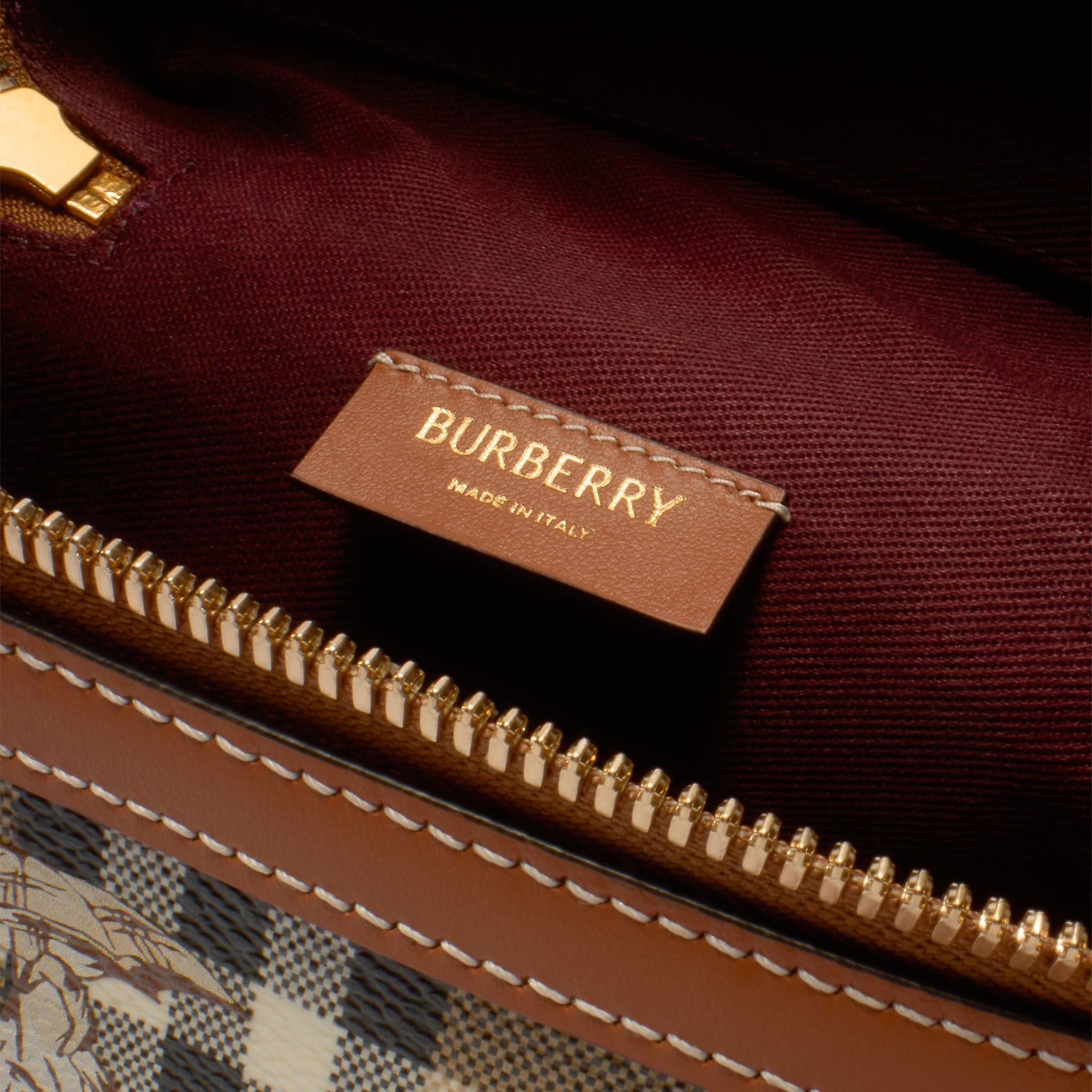  Túi Nữ Burberry Mini Check Mates Vanity Bag 'Beige' 