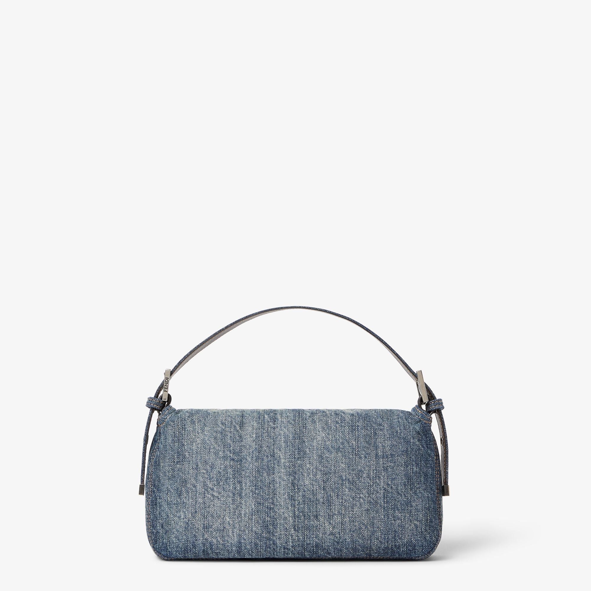  Túi Nữ Fendi Baguette Bag 'Blue' 
