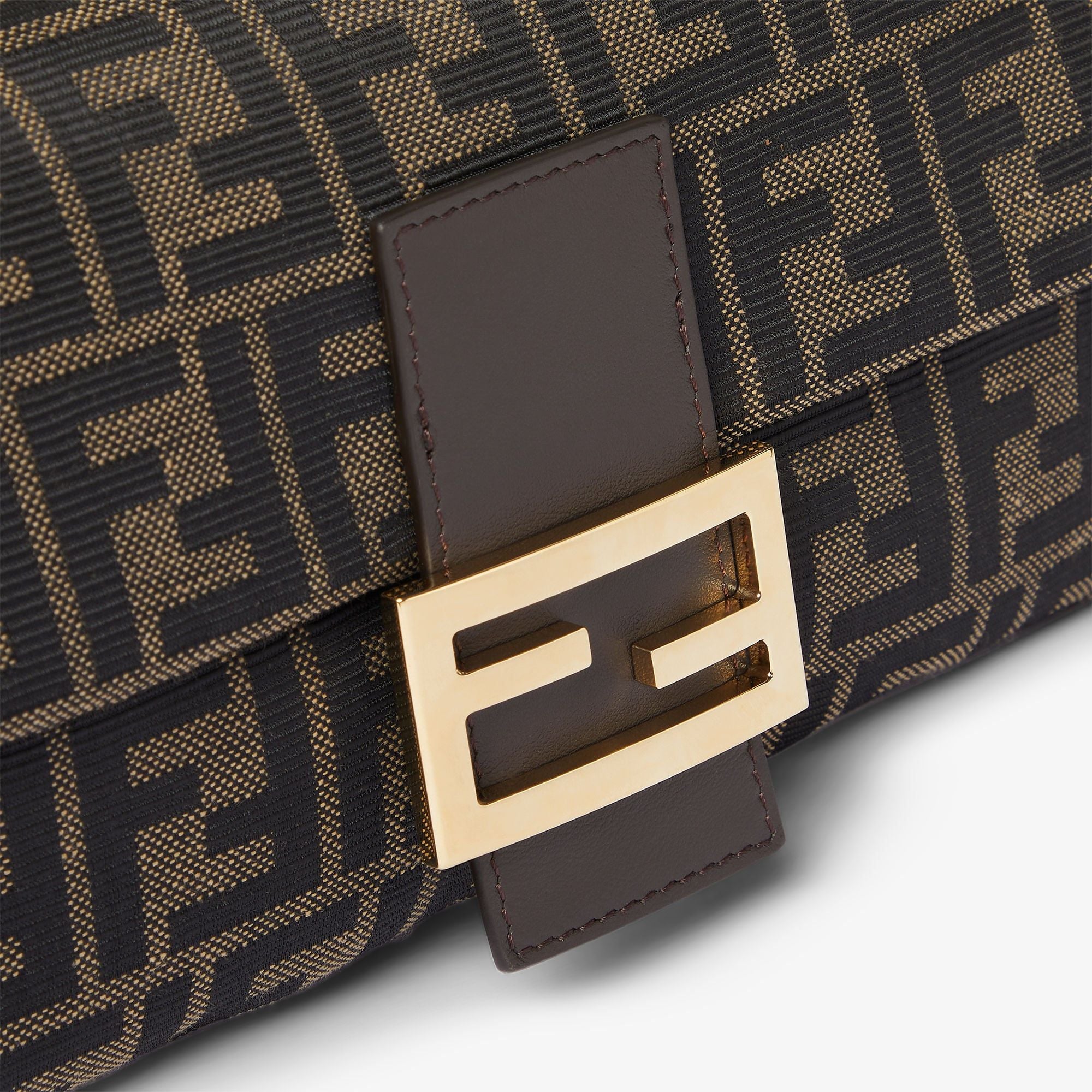  Túi Nữ Fendi Baguette Bag 'Brown' 