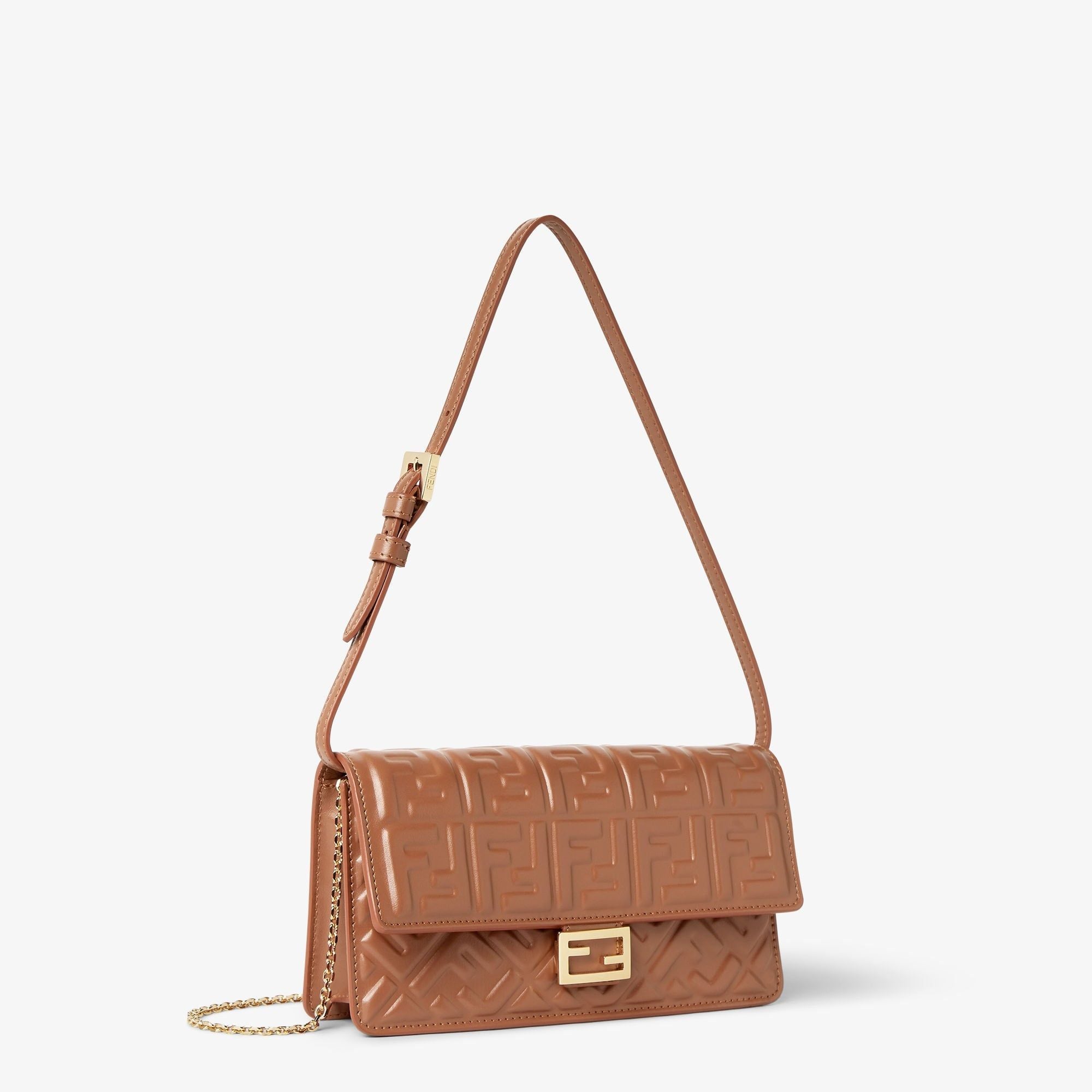  Túi Nữ Fendi Tube Wallet On Chain 'Brown' 