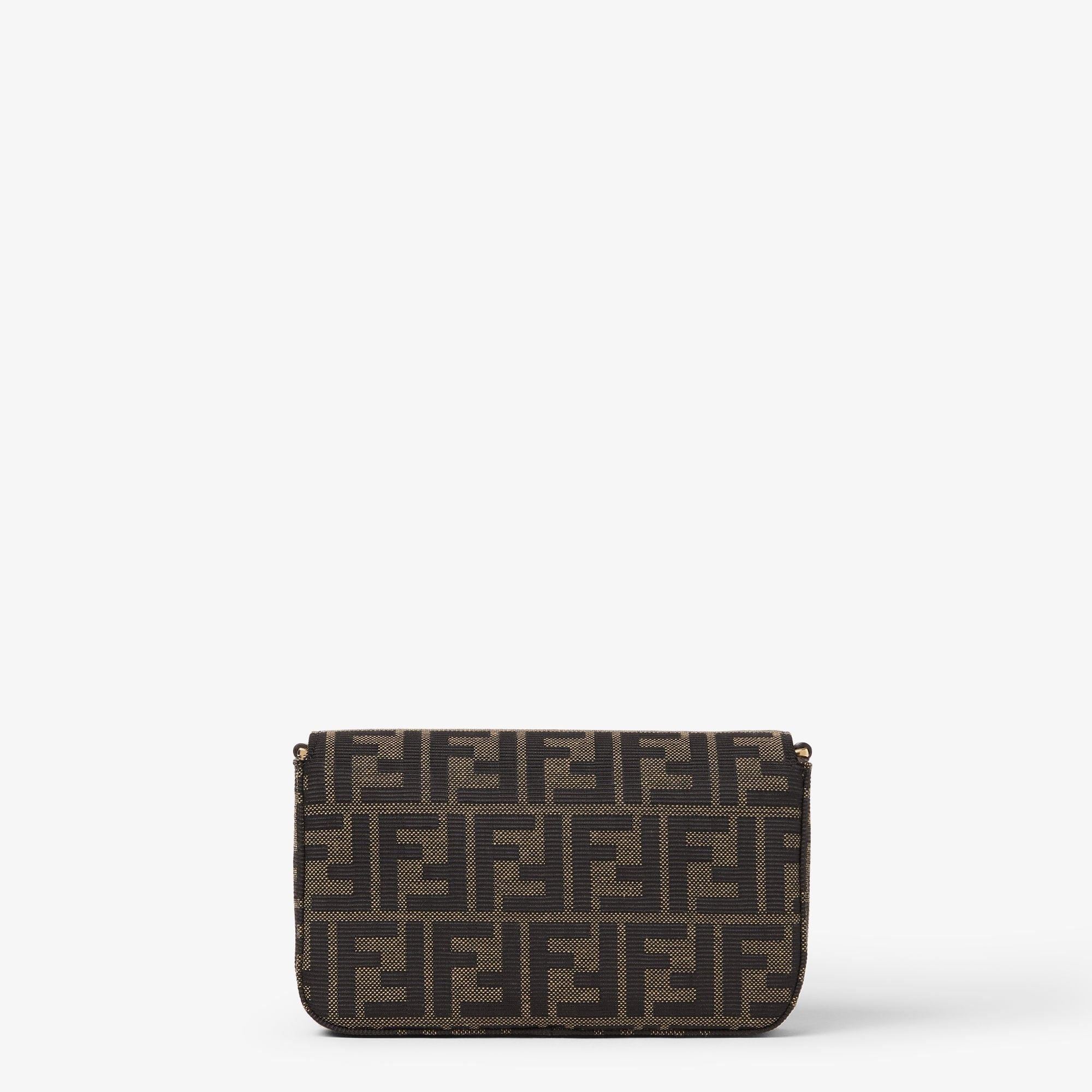  Túi Nữ Fendi Tube Wallet On Chain 'Brown' 