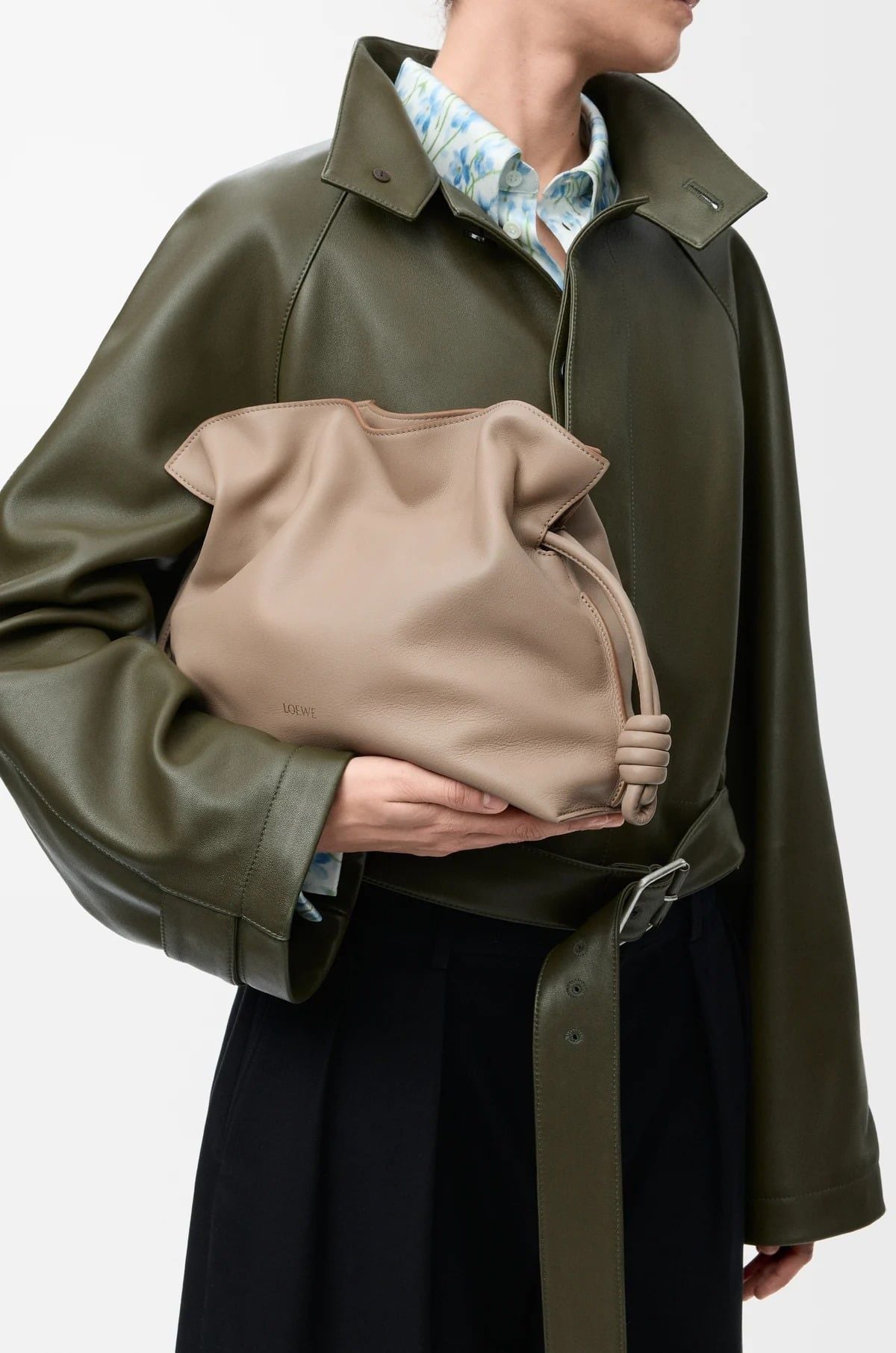  Túi Nữ Loewe Medium Flamenco Clutch 'Sand' 