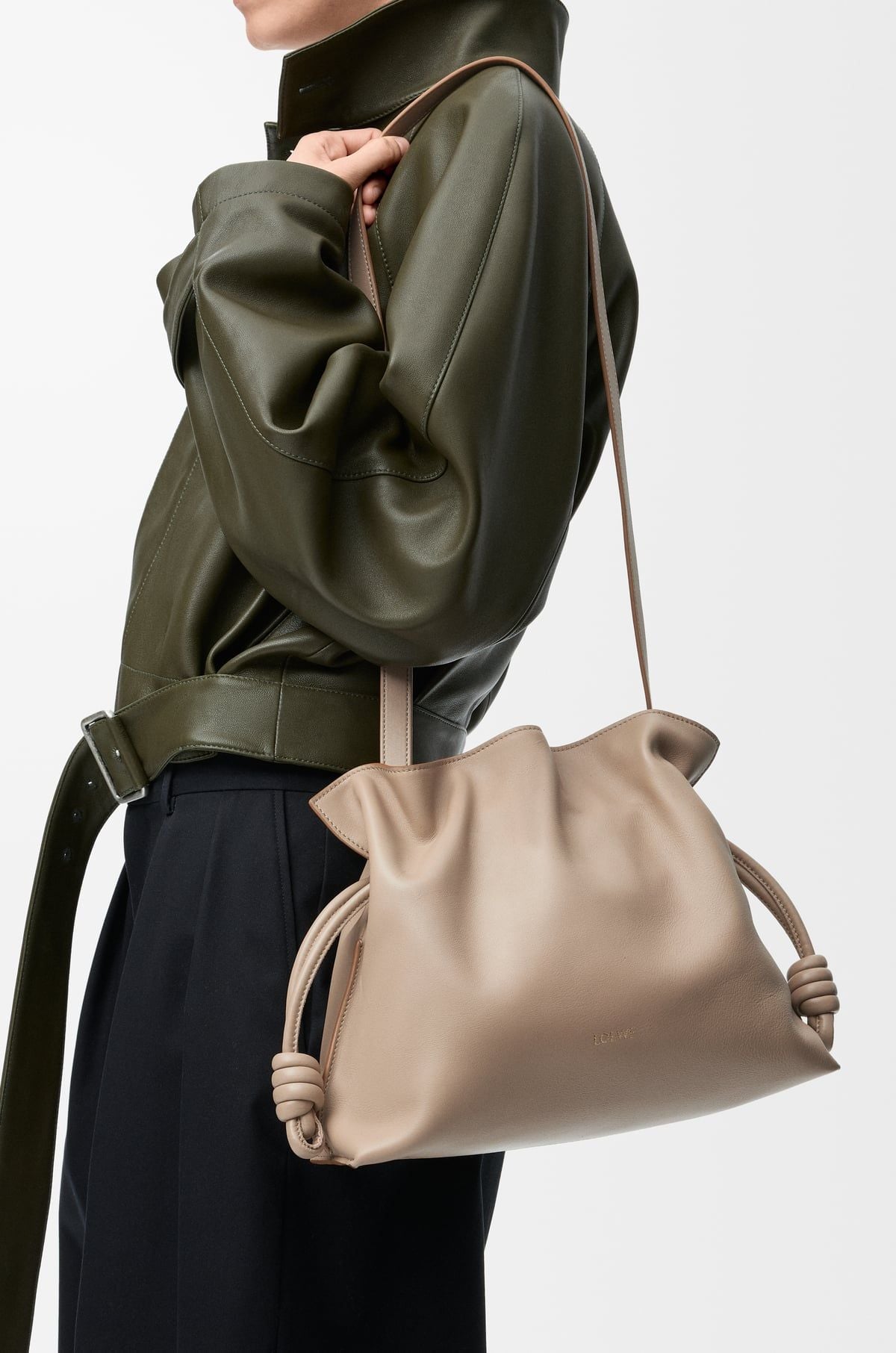  Túi Nữ Loewe Medium Flamenco Clutch 'Sand' 