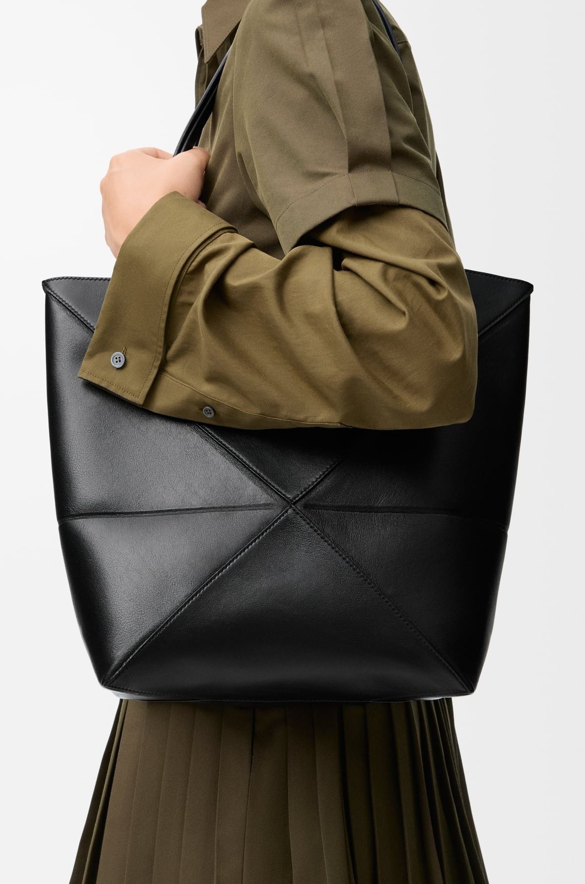  Túi Nữ Loewe Medium Puzzle Fold Tote 'Black' 