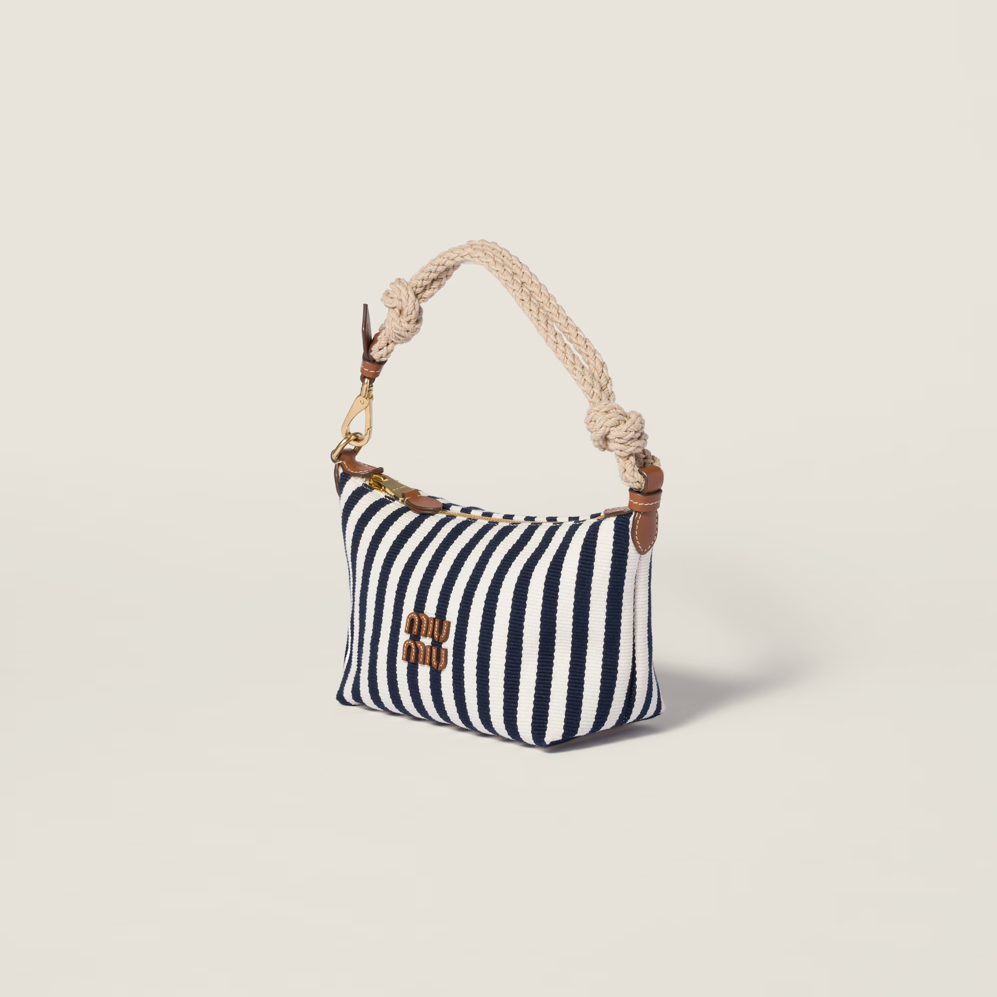  Túi Nữ Miu Miu Spirit Pouch 'Cognac' 