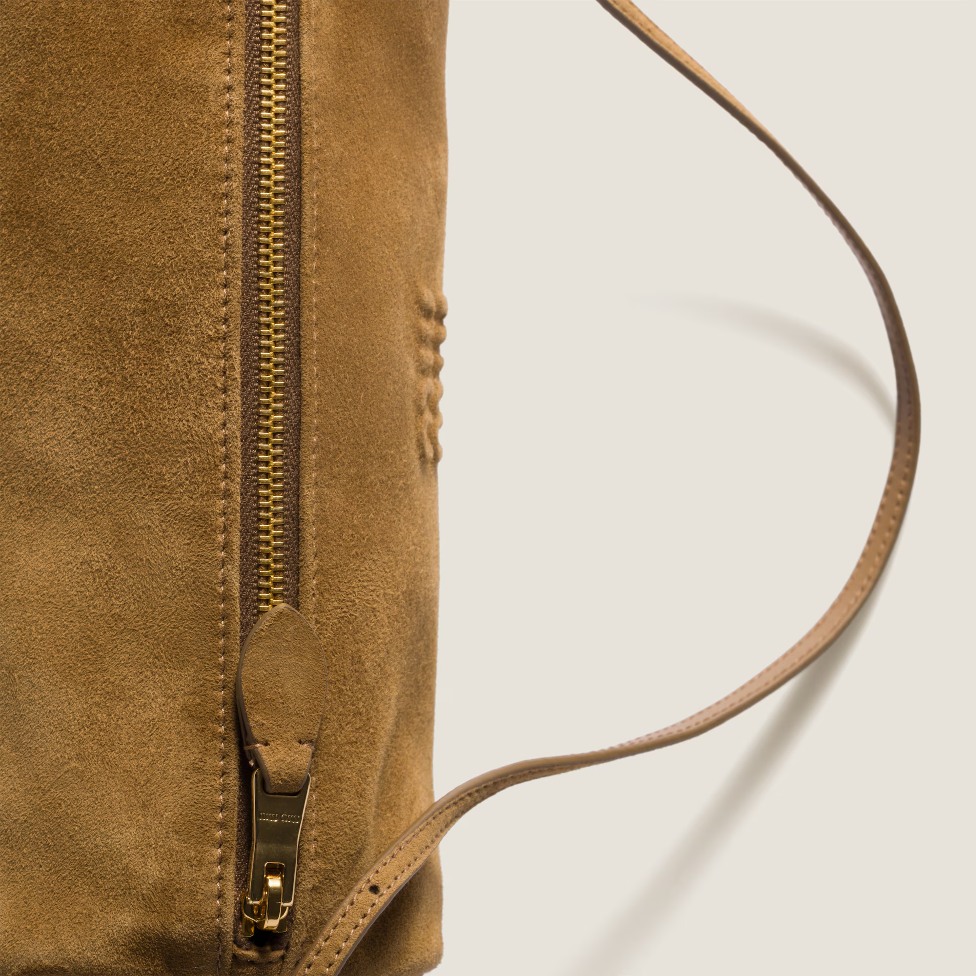  Túi Nữ Miu Miu Suede Pouch 'Olive Green' 