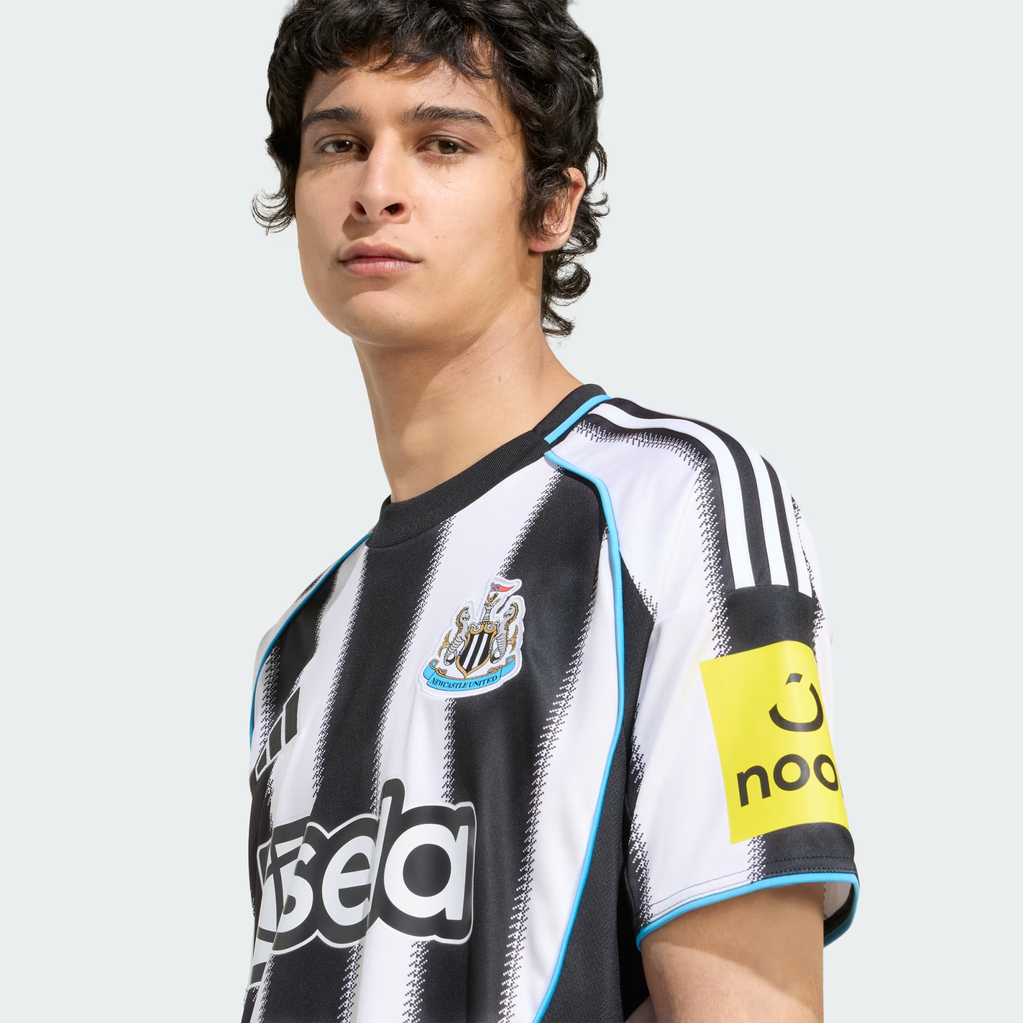  Áo Adidas Newcastle United 2025/26 'Black White' 