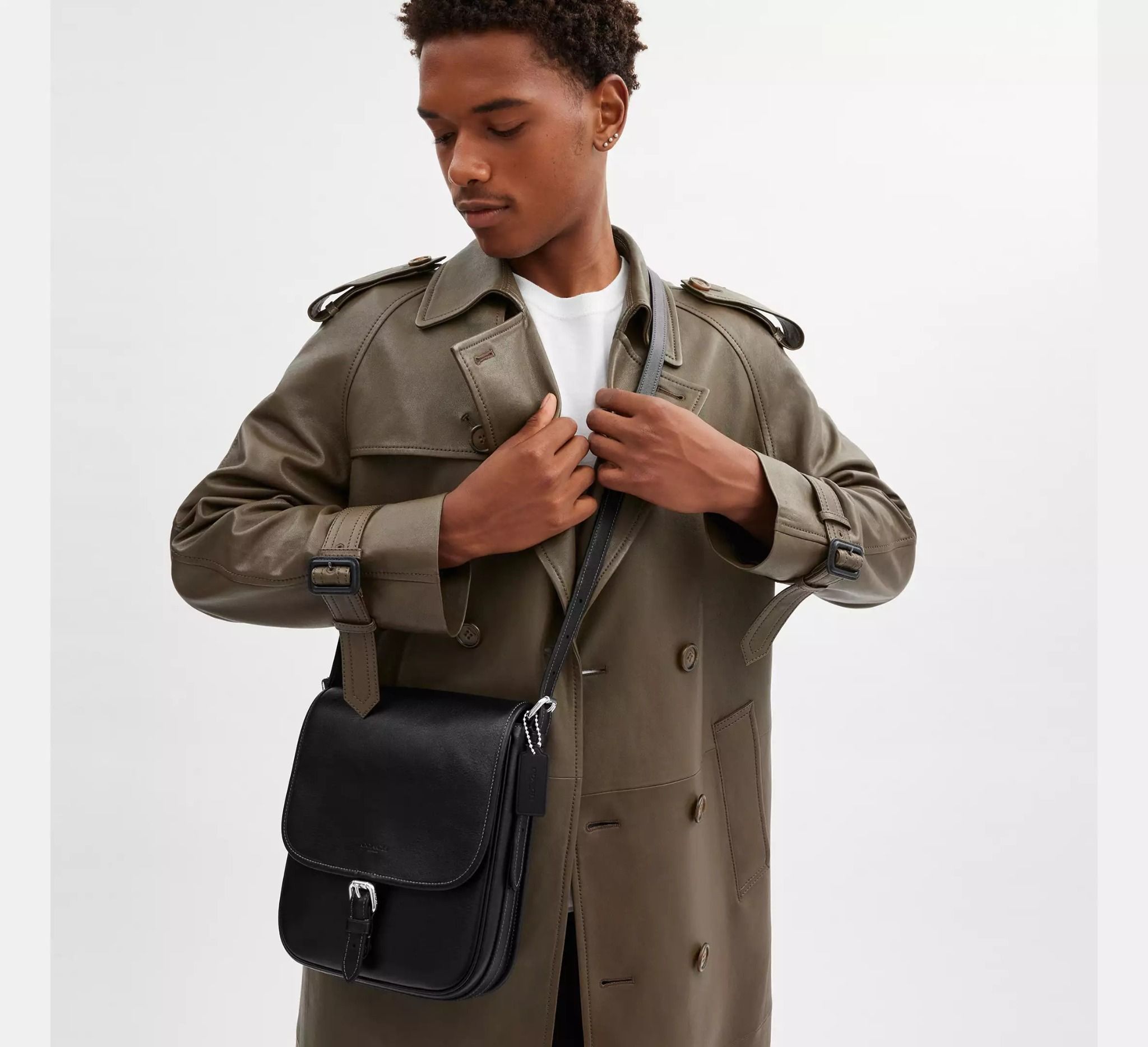  Túi Coach Hitch Flap Crossbody Bag 'Black' 