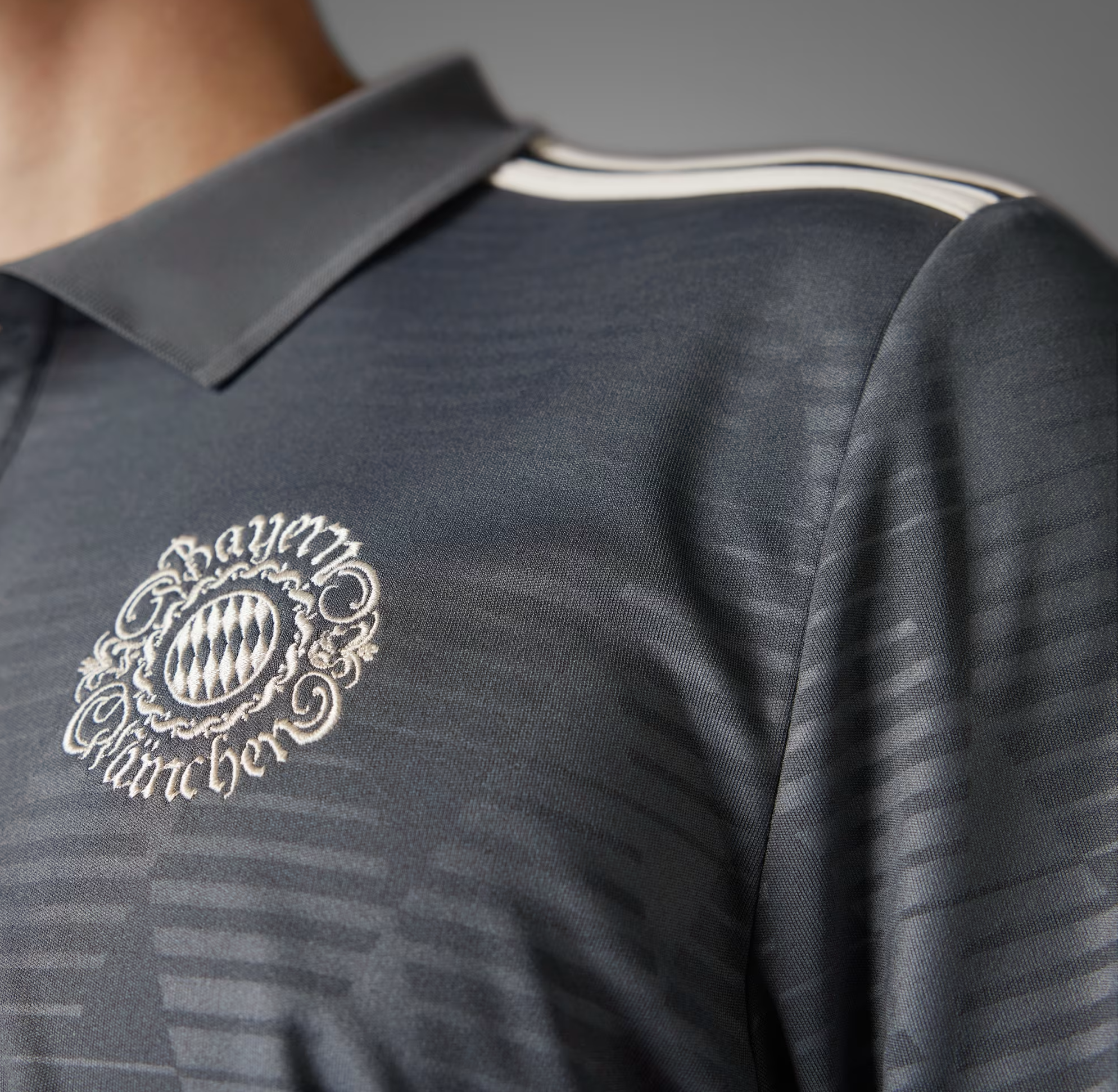  Áo Adidas FC Bayern 24/25 Wiesn Jersey 'Grey' 