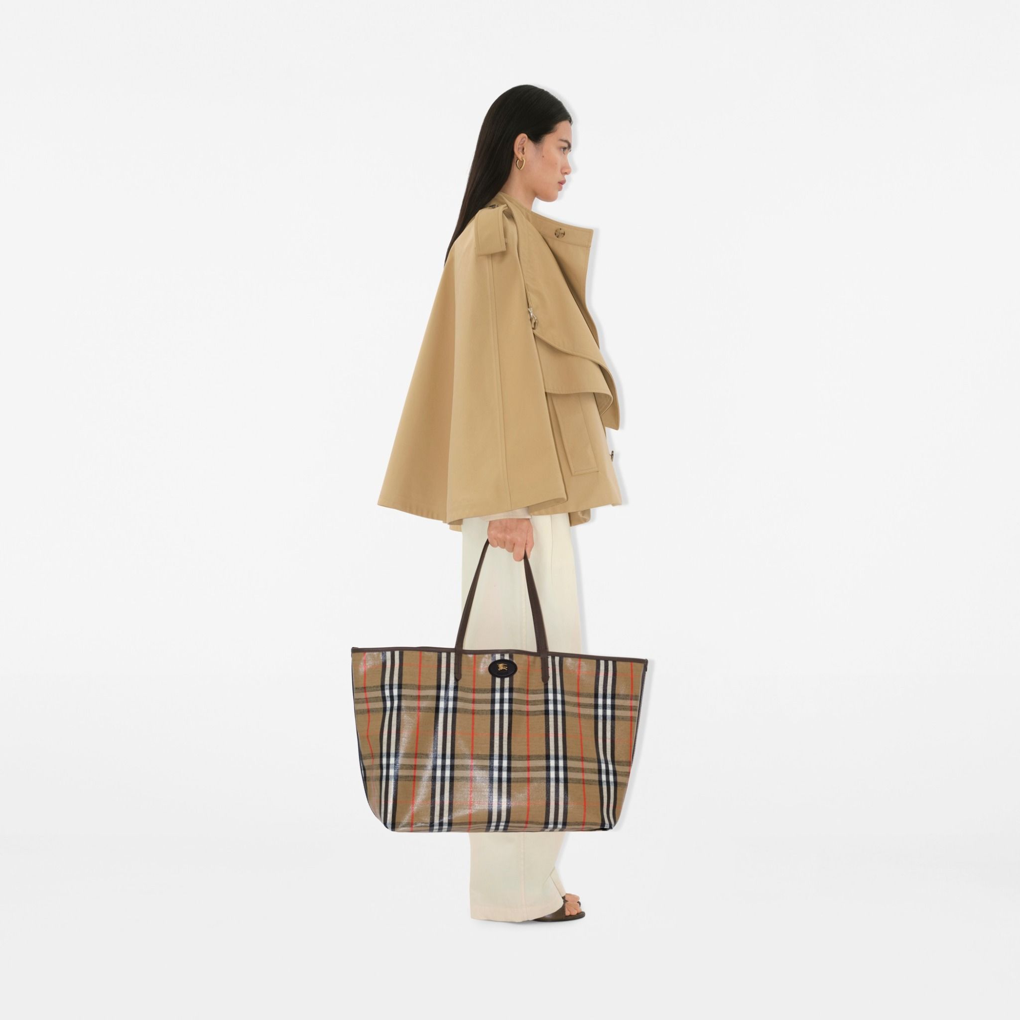  Túi Nữ Burberry Large Highlands Tote 'Sand' 
