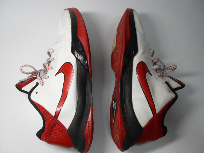  Giày Nike Zoom Kobe V ‘Varsity Red’ 