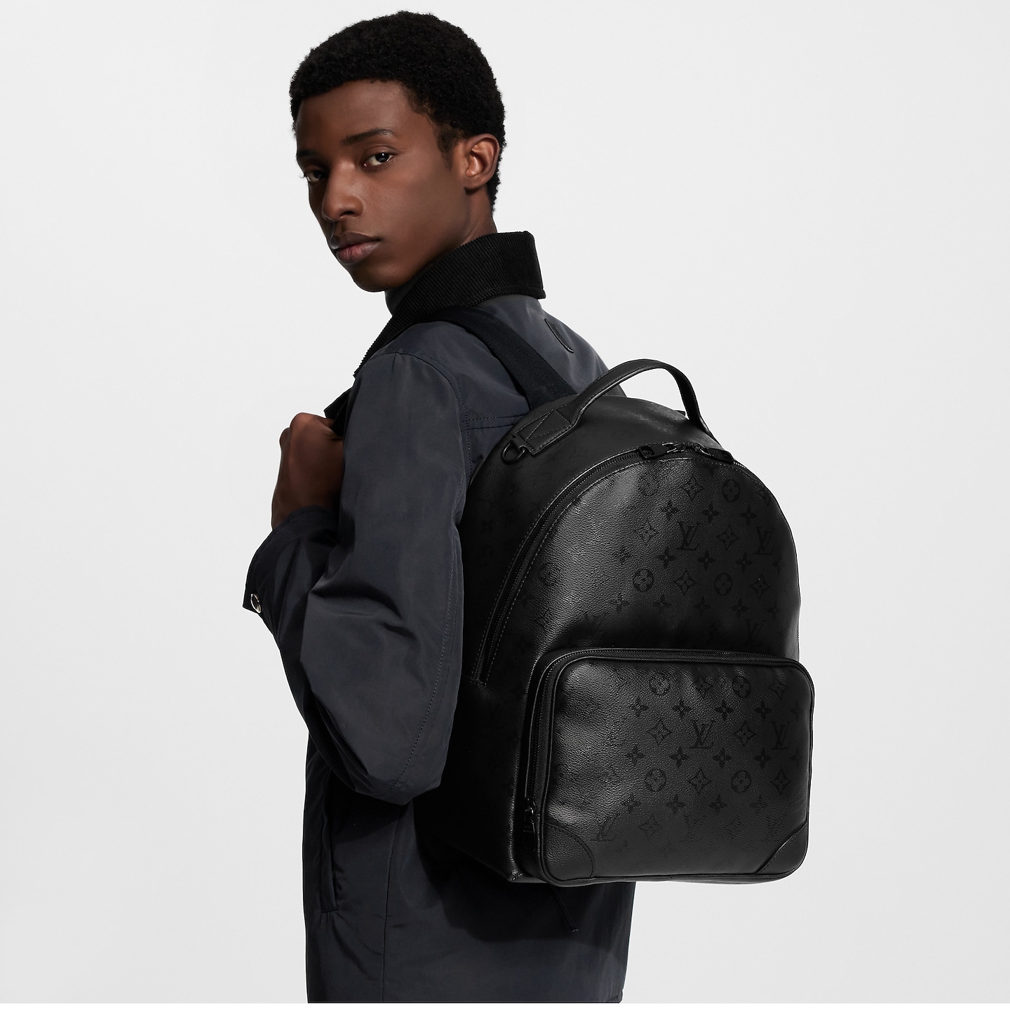 louis vuitton apollo backpack black Buy Limited Edition Fragment 2274201 and open pockets on the two sides Louis Vuitton Apollo Backpack Monogram