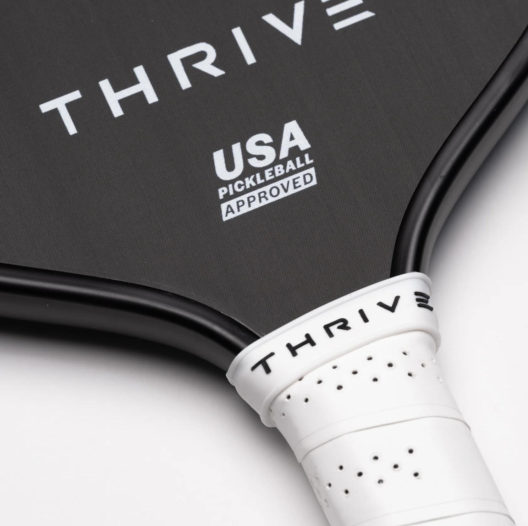  Vợt Pickleball Thrive Threat 16 'Black White' 