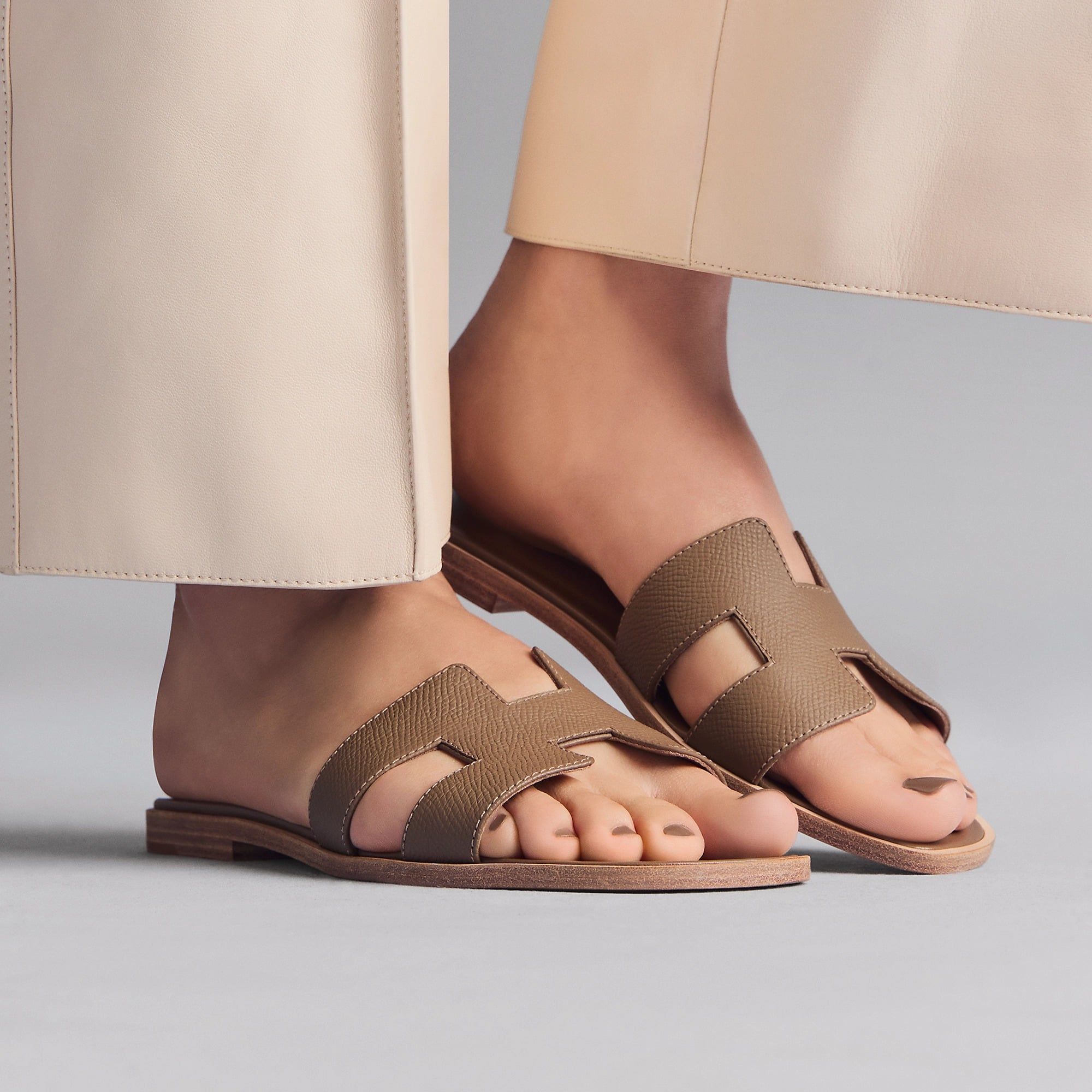  Dép Nữ Hermes Oran Sandal 'Étoupe' 