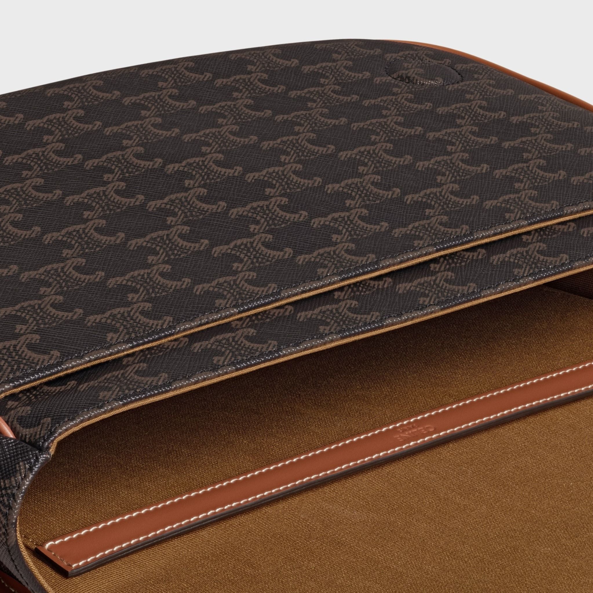  Túi Celine Messenger Folco 'Tan' 