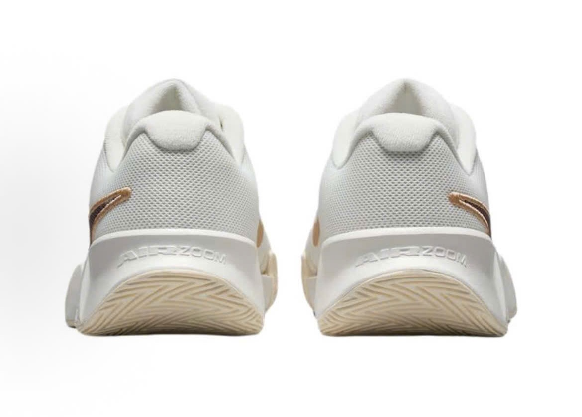  Giày Nữ Nike GP Challenge Pro 'White Cream' 