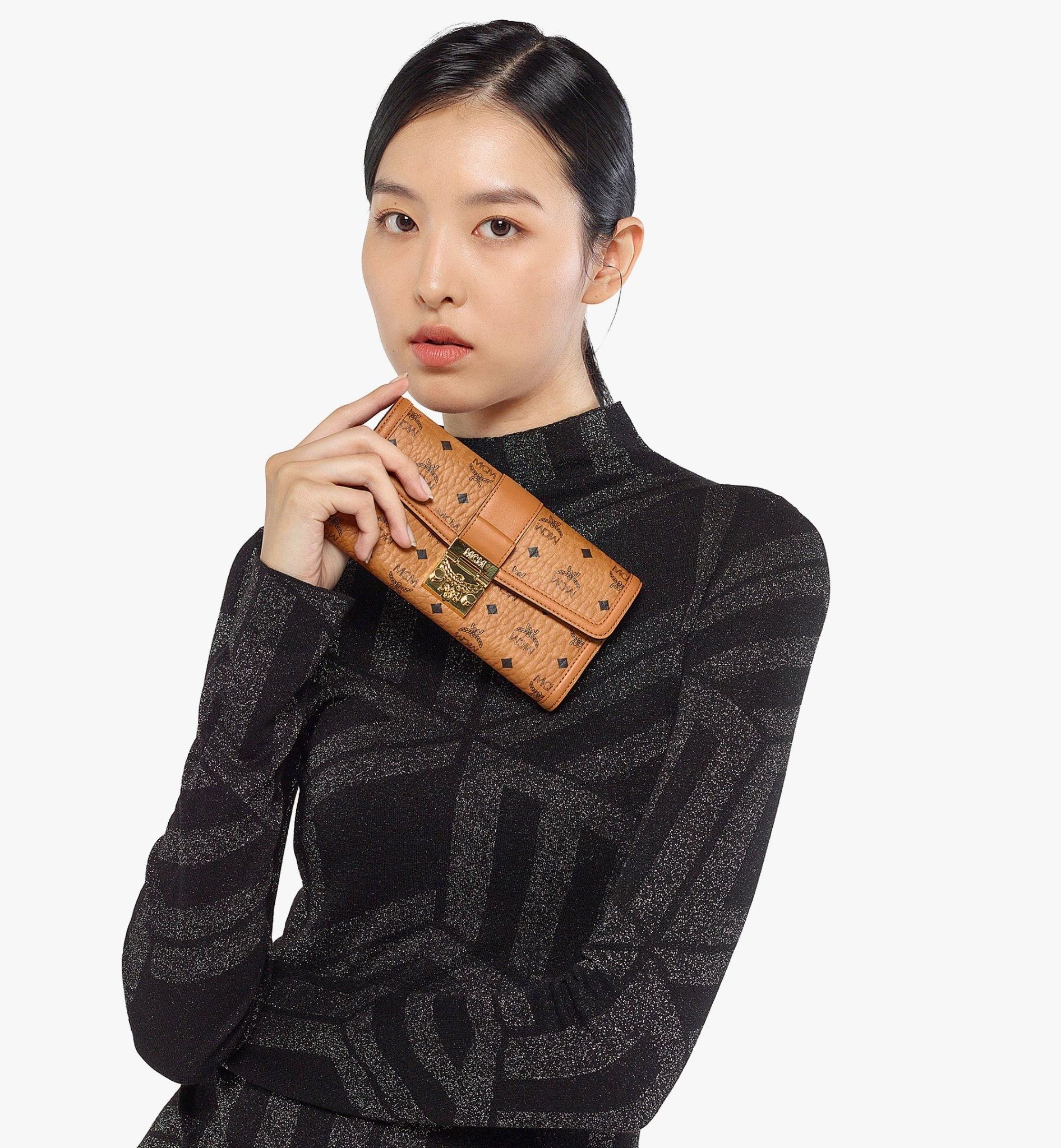  Túi Nữ MCM Tracy Wallet On Chain 'Cognac' 