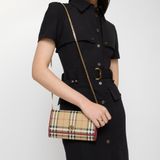  Ví Nữ Burberry Check Chain Strap Wallet 'Beige' 