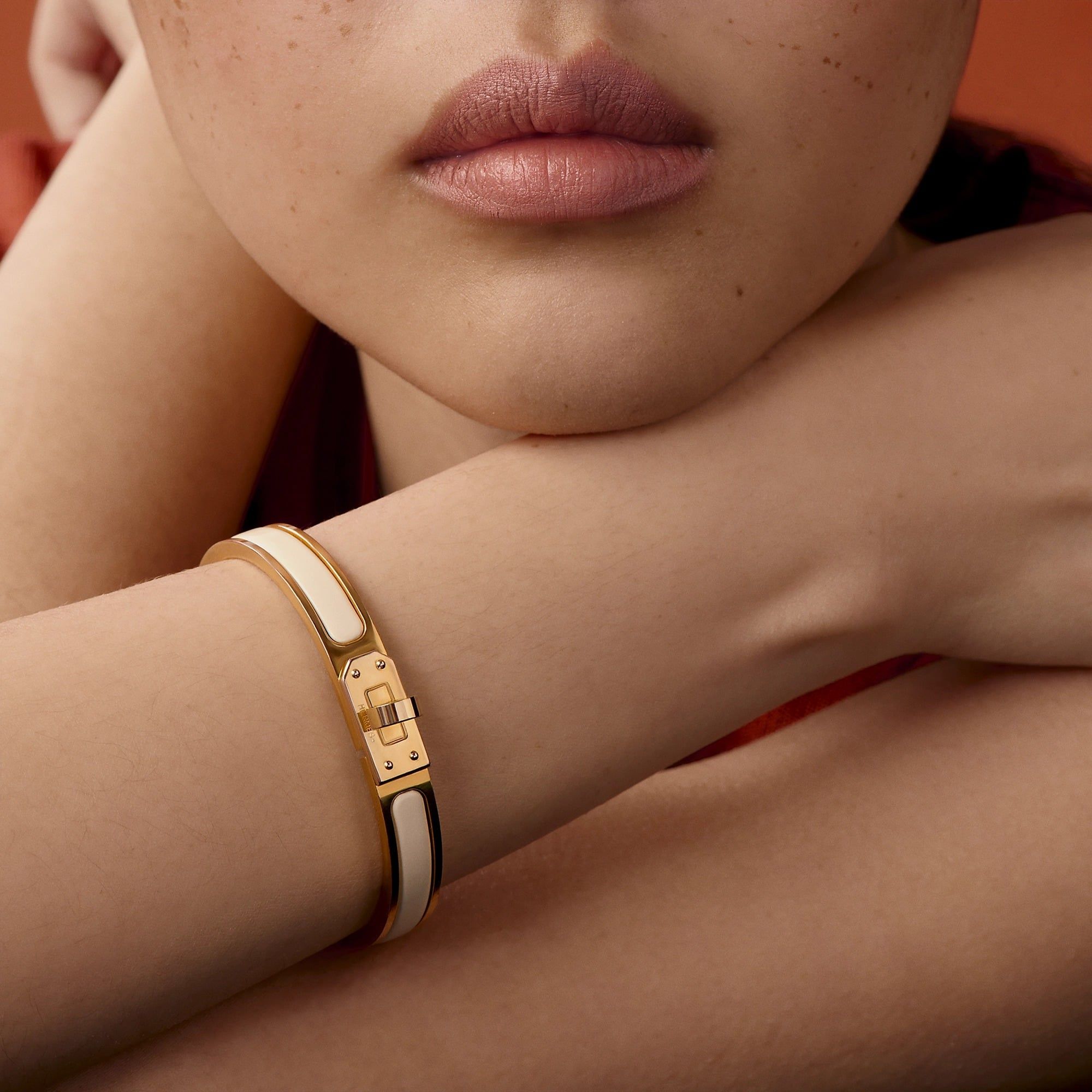  Vòng Tay Nữ Hermes Mini Clic Kelly 'Crème' 