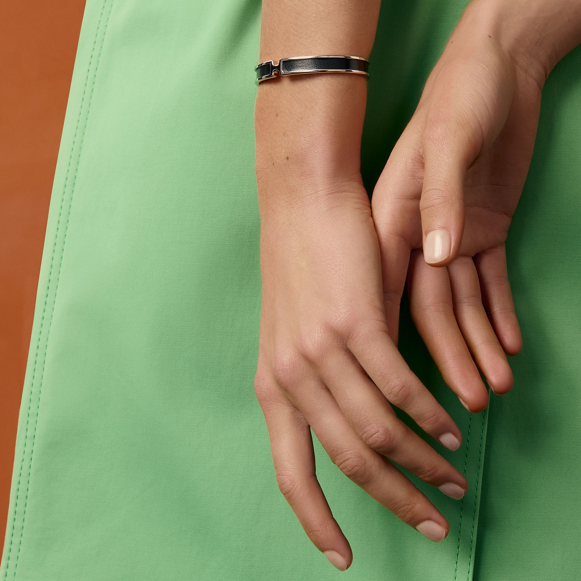  Vòng Tay Nữ Hermes Olympe 'Noir Palladium' 