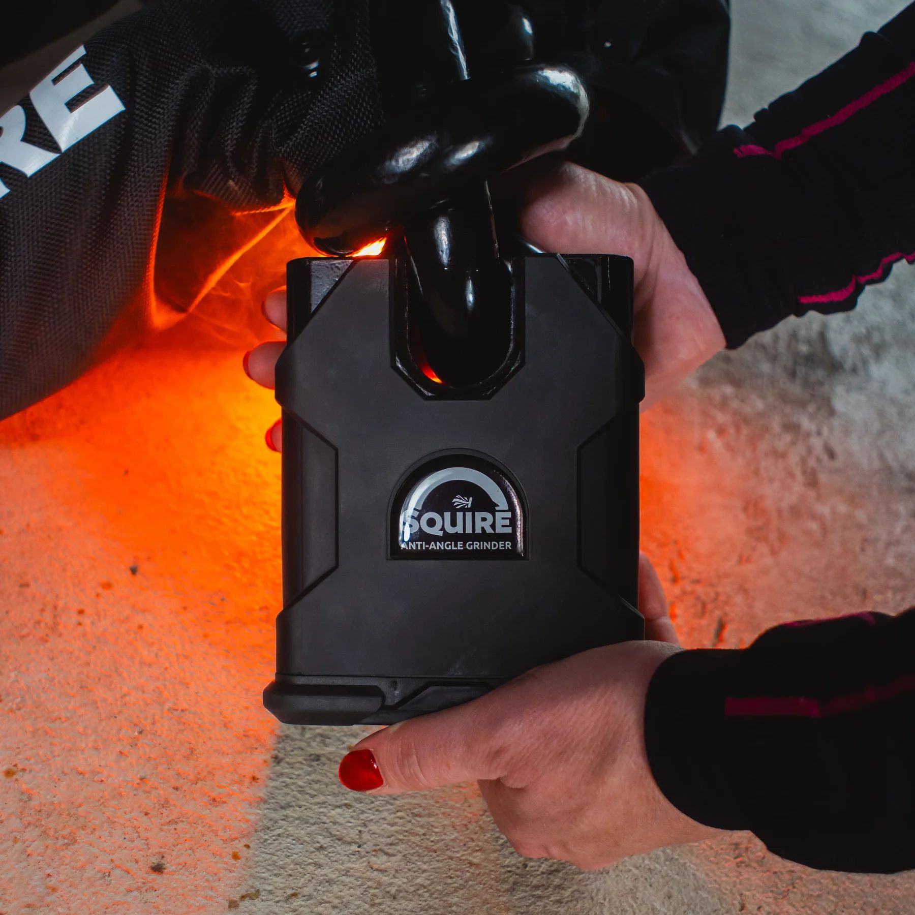  Bộ Khóa Dây Xích 26mm Ổ Khóa 20mm Chống Trộm Xe Máy Squire Maximus 