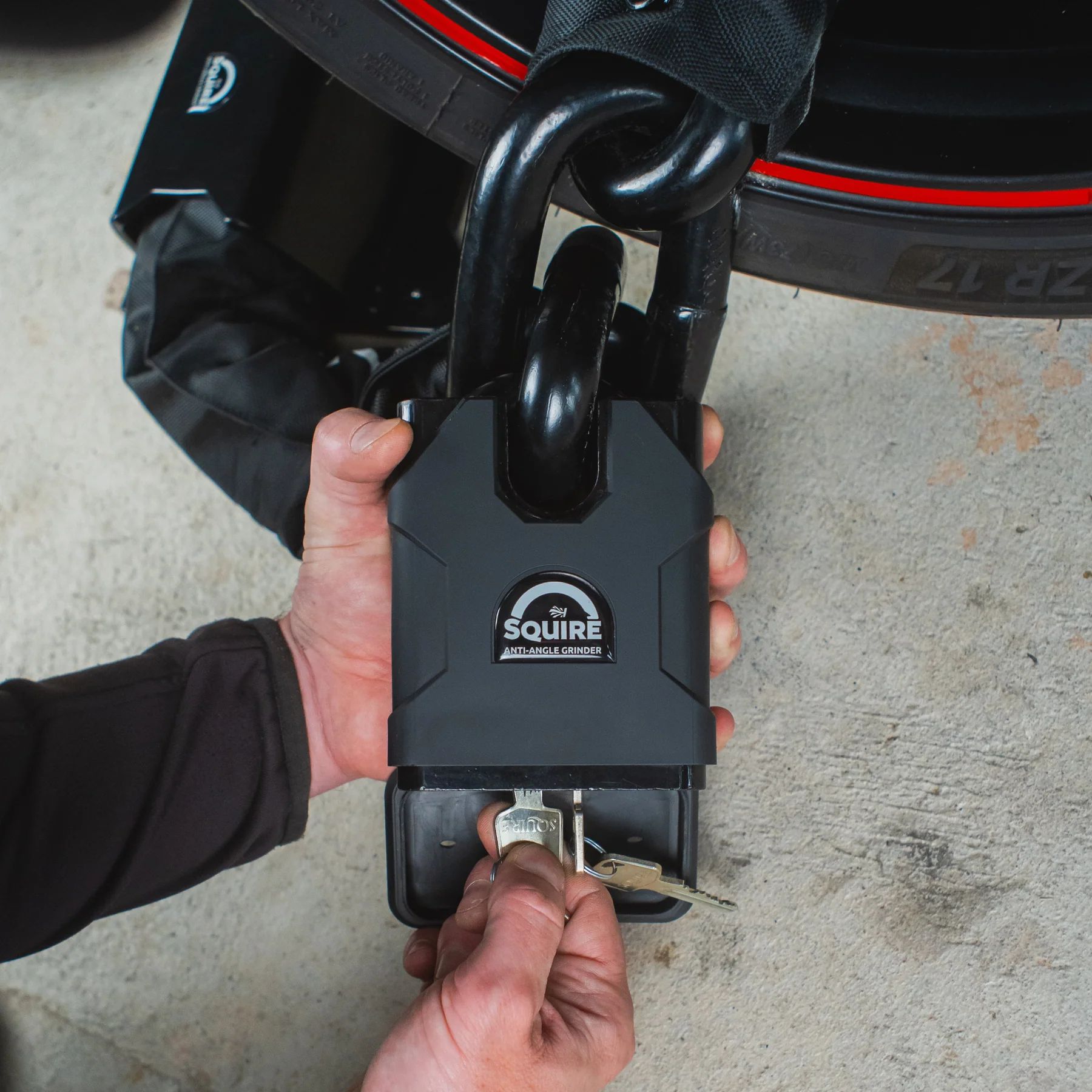  Bộ Khóa Dây Xích 26mm Ổ Khóa 20mm Chống Trộm Xe Máy Squire Maximus 