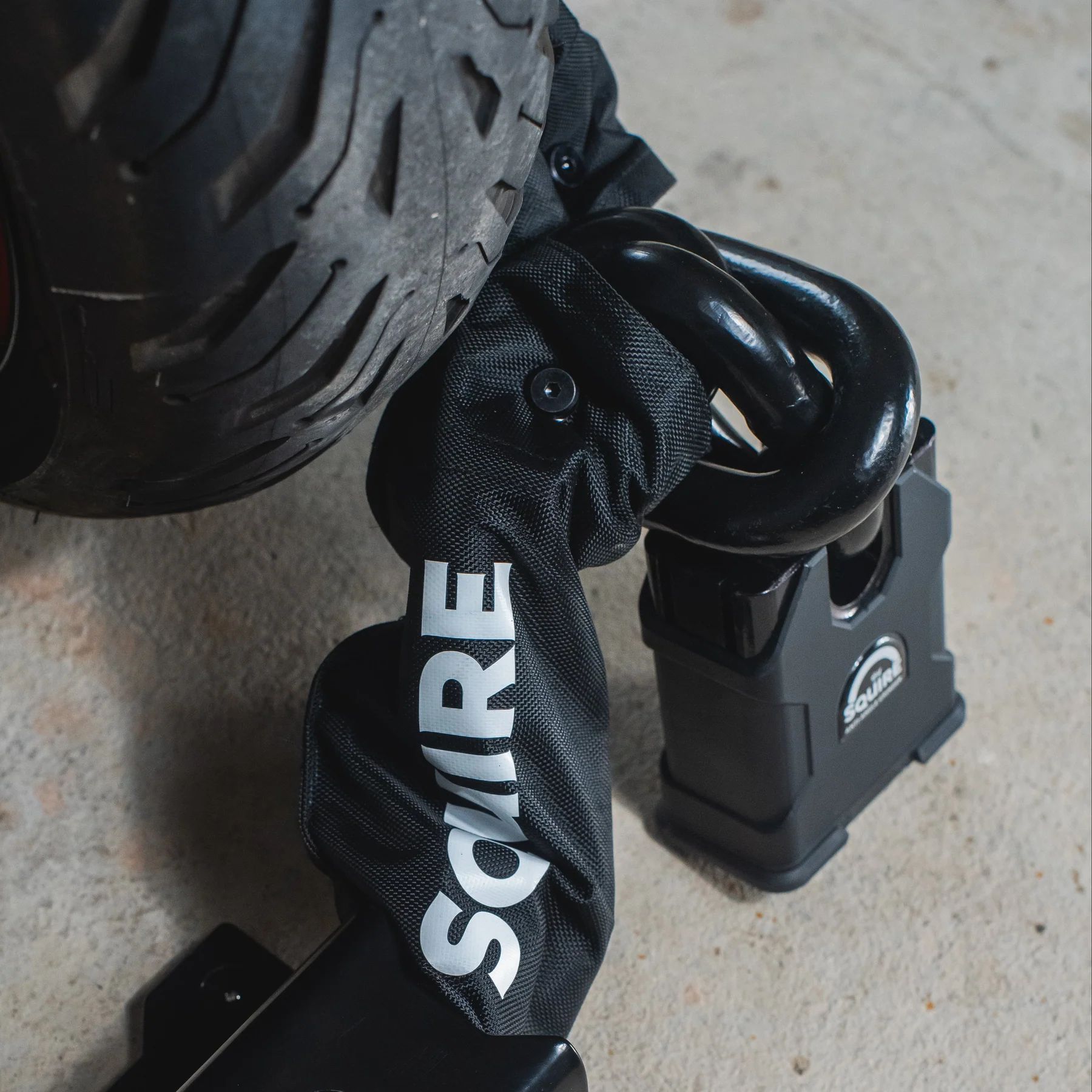  Dây Xích 26mm Chống Trộm Xe Máy Squire TC26/5, dài 150cm 