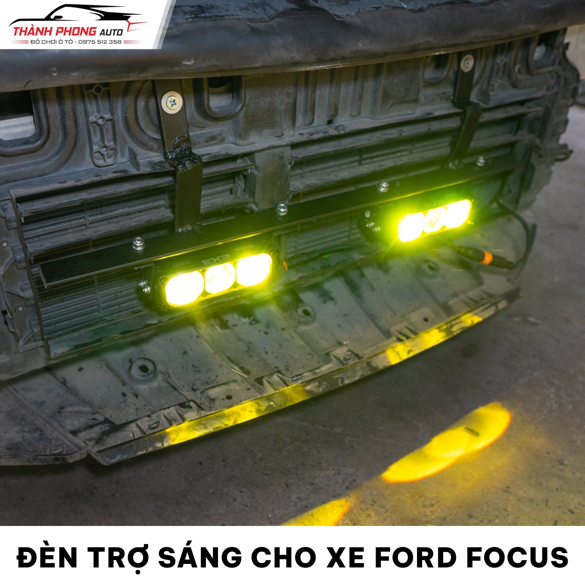  Ford Focus lắp đèn trợ sáng Aozoom EX3 