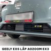 geely-ex5-lap-den-tro-sang-aozoom-ex3
