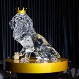  Điêu khắc sư tử đội vương miện trong suốt - Lion 