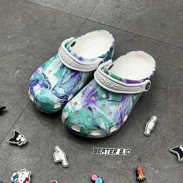 913 - Dép Sandal Crocs Classic Clog Out Of This World Ii - 206868-94S