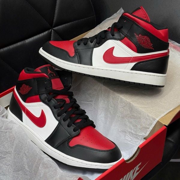 075 - Giày Air Jordan 1 Mid Bred Toe - 554724-079