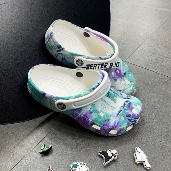 913 - Dép Sandal Crocs Classic Clog Out Of This World Ii - 206868-94S