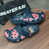 502 - Giày Clog Unisex Crocs Classic x Naruto Shippuden Pack 2024 - Itachi 209883