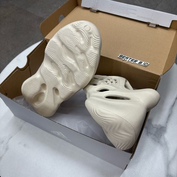 335 - Giày Adidas Yeezy Foam Rnnr 'Sand' - FY4567