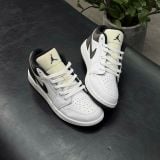 526 - Giày Jordan 1 Low Trắng Đen - 553560-132