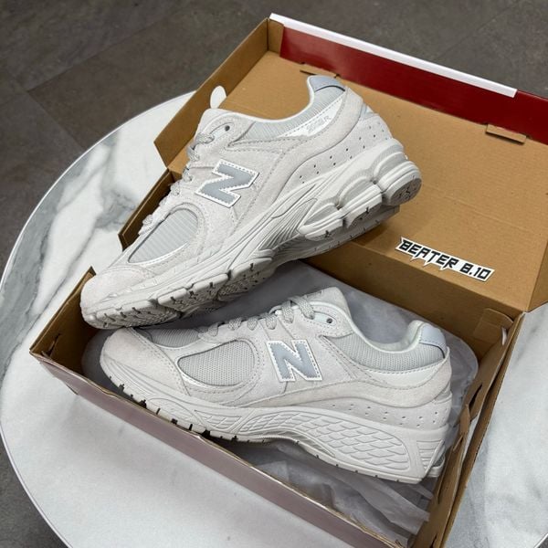 493 - Giày New Balance 2002R lẻ size, thanh lý giá tốt