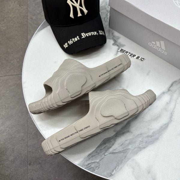 289 - Dép Quai Ngang Adidas Adilette 22 ‘Light Brown’ - HQ4670