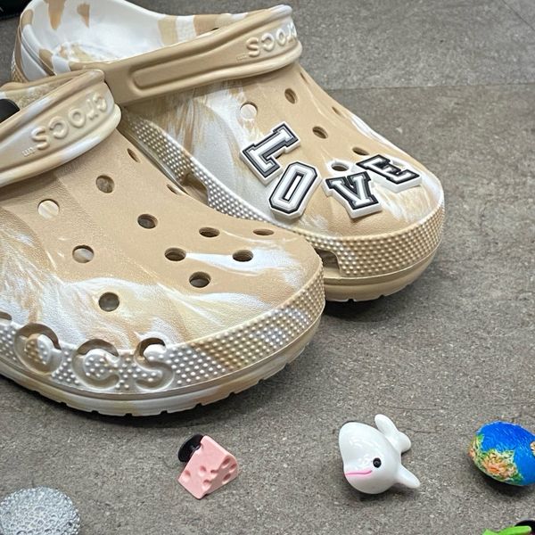 934 - Dép Sandal Clog Unisex Crocs Baya Marbled Nâu Tie Dye - 206935-2ZM