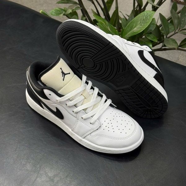 526 - Giày Jordan 1 Low Trắng Đen - 553560-132
