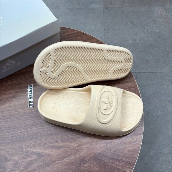 939 - Dép Adidas Adilette Trefoil Badge Slide Bone
