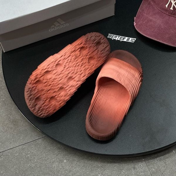 317 - Dép Quai Ngang Adidas Adilette 22 'Wild Sepia' - IG7492