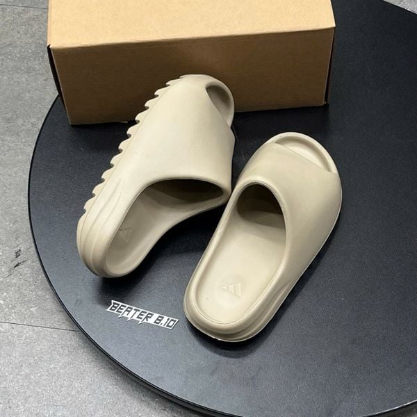 267 - Dép Adidas Yeezy Slide ‘Pure’ Yzy - GW1934