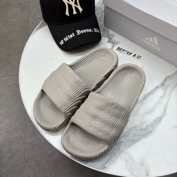 289 - Dép Quai Ngang Adidas Adilette 22 ‘Light Brown’ - HQ4670