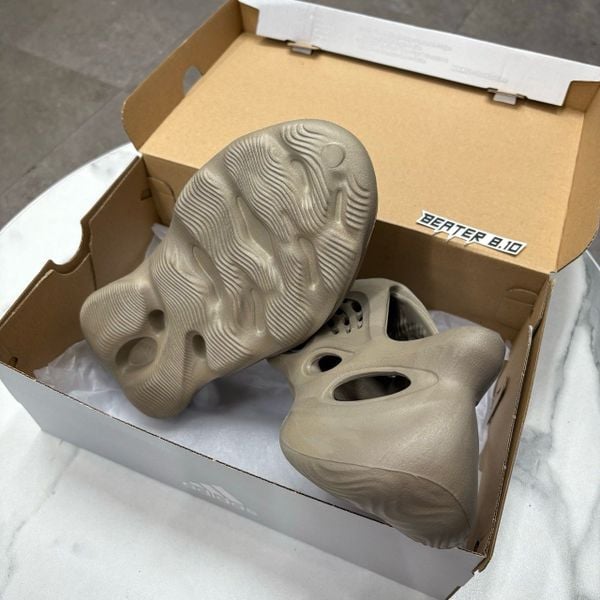 321 - Giày Adidas Yeezy Foam Rnnr ‘Stone Sage’ - GX4472