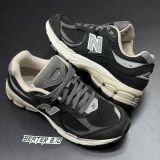 524 - Giày Thể Thao New Balance 2002R Black Castlerock - M2002RNC