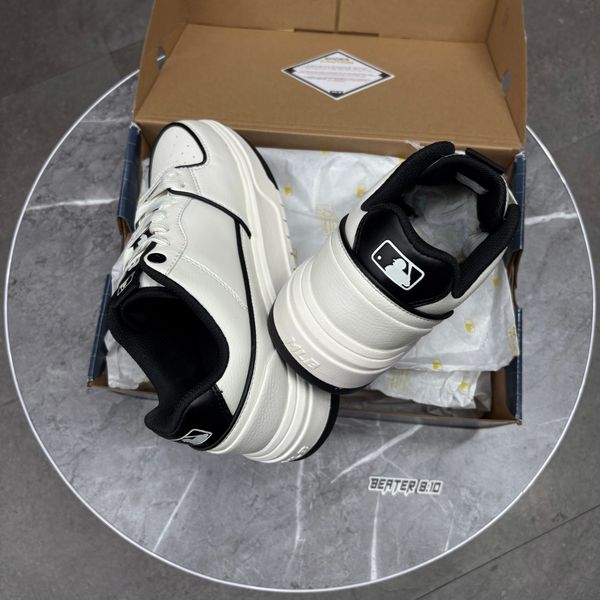 116 - Giày MLB Chunky Liner New York Yankees White Black - 3ASXCA12N-50WHS