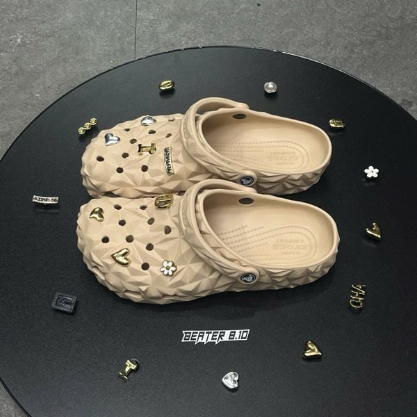 419 - Dép Sandal Clog Unisex Crocs Classic Geometric (Black/ White/ Grey/ Brown/ Beige)